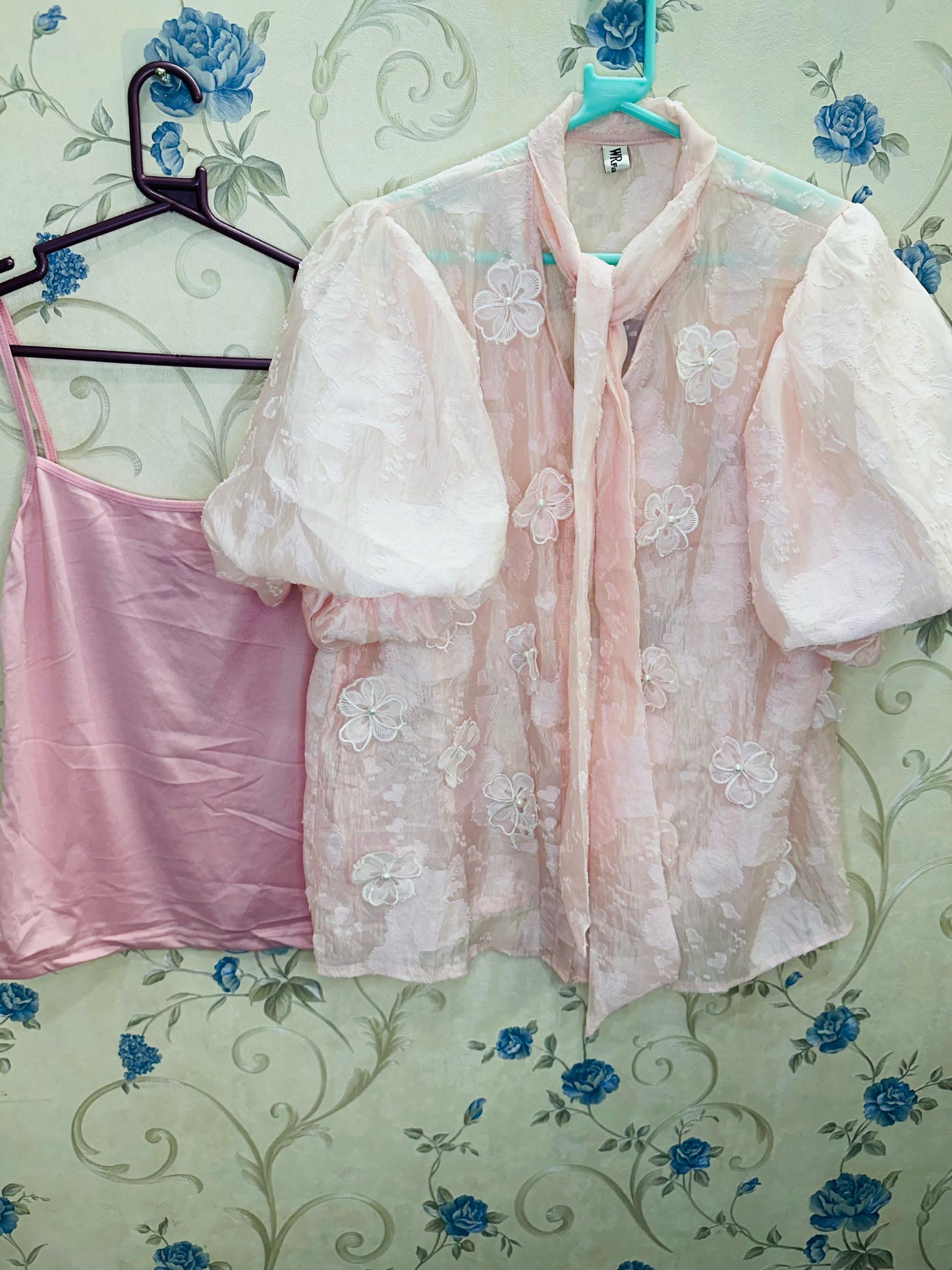 Bowtie Flower Pearl Embroidered Half Sleeve Puff Top with Inner